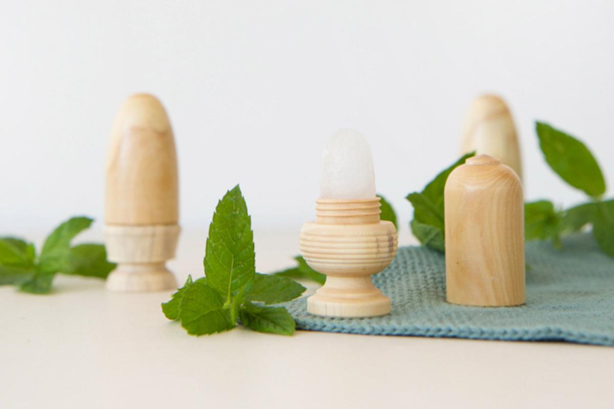 Menthol-Stick in Holzverpackung von Bienfaiteur