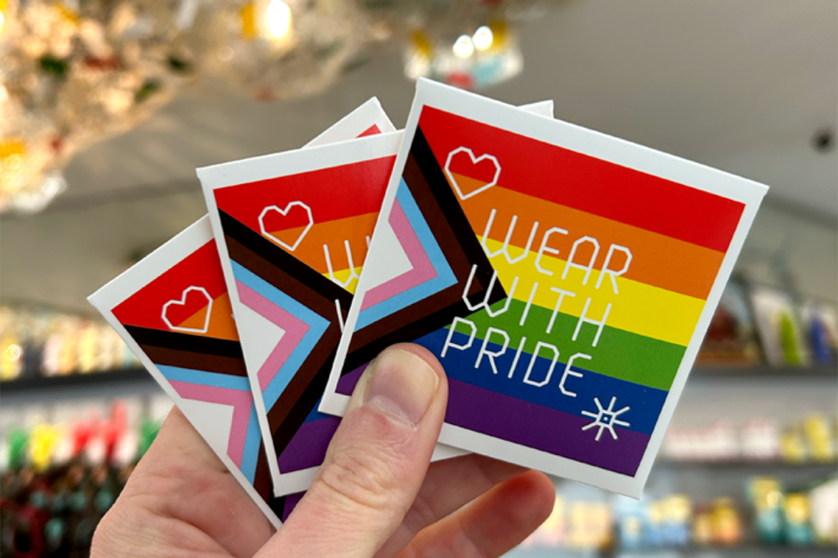 Wear with Pride Kondome der Marien Apotheke Wien